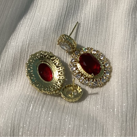 💄💋Luxurious Vintage Style Gold Diamond and Ruby Post back Stud Drop Earrings - Picture 13 of 16